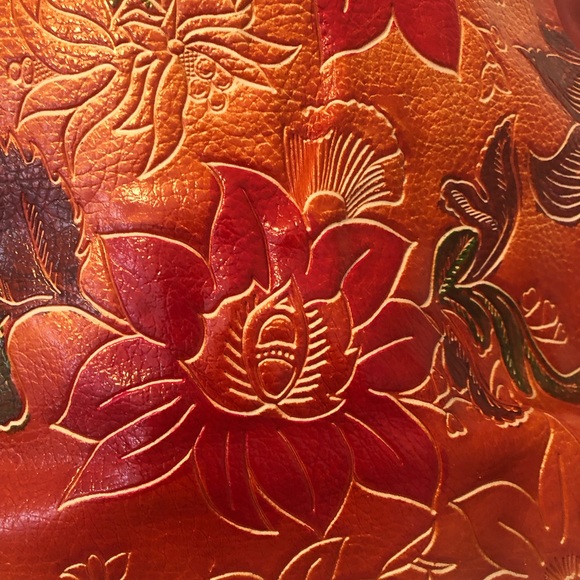 Gorgeous Vtg Women’s Tooled Leather & Vinyl Lotus Flower Hobo Handbag 70s Floral - Picture 2 of 10